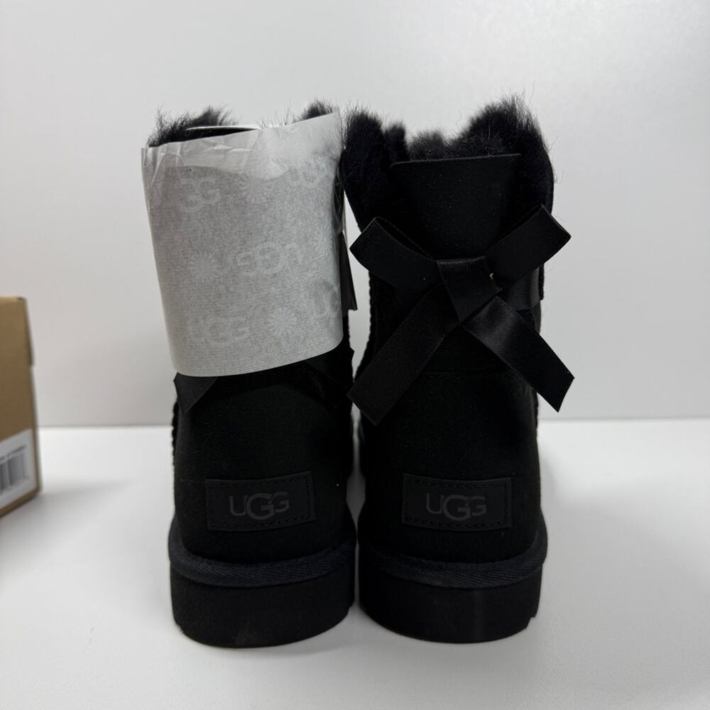 NIB • UGG Women's Black Mini Bailey Bow II Condition: New In Box Size:9 - Picture 4 of 7